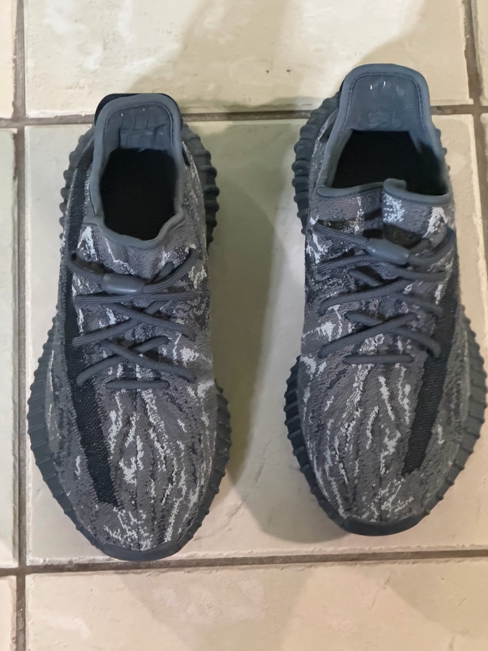 Yeezy Boost 350 V2 Gray/Black Patterned Athletic Shoes
